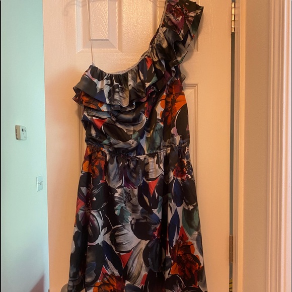 LC satin ruffle one shoulder dress - Picture 5 of 6